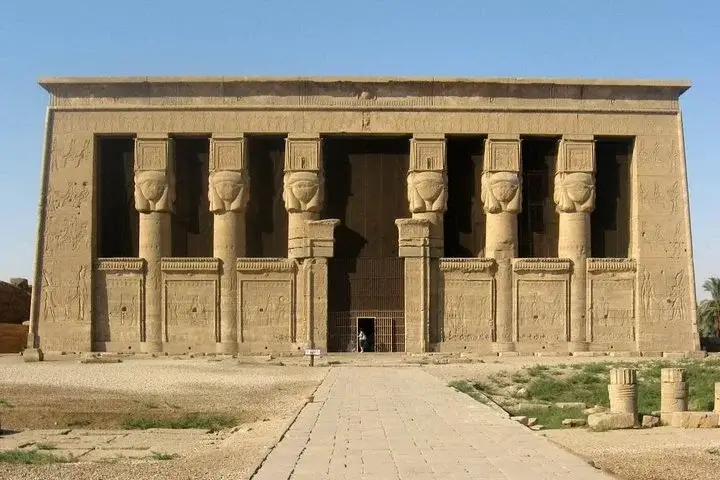 Deandra Temple-Luxor