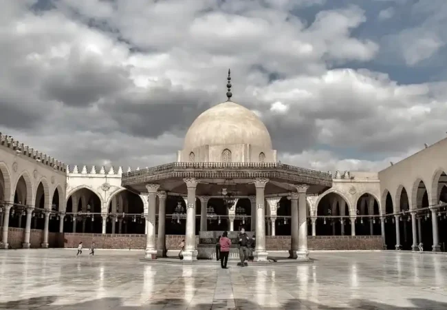 Amr-Ibn-Al-Aas-Mosque-Featured-Image-Oldest-Mosque-In-Egypt-EgyptaTours