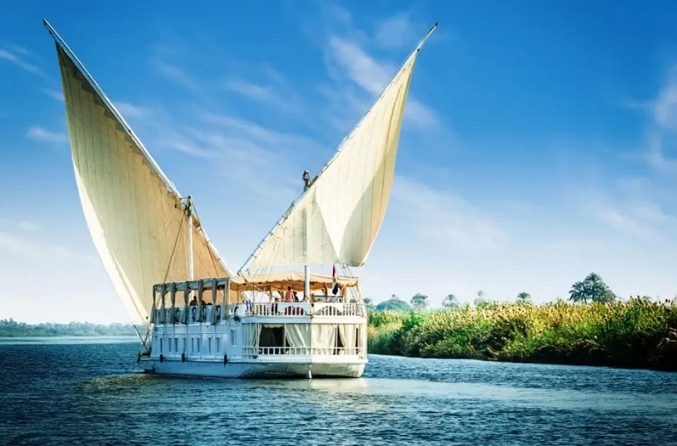 Amoura-Dahabiya-Nile-Cruise-Egypta-Tours