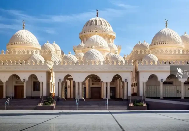 Visiting-the-Hurghada-Museum-and-the-Grand-Mosque-EgyptaTours