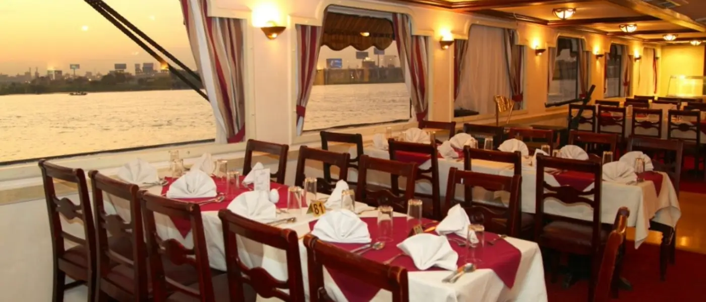 6-Days-Cairo-and-Luxor-Christmas-Holiday-Nile-dinner-cruise