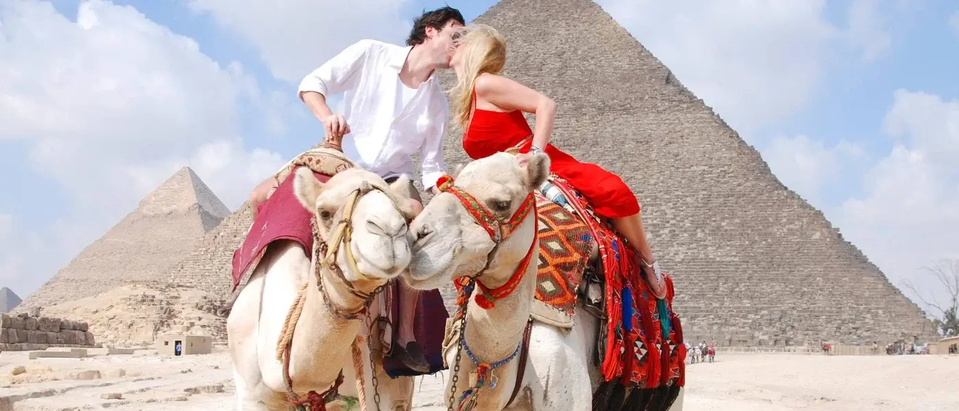 Honeymoon-in-Egypt-EgyptaTours-Giza-Pyramids