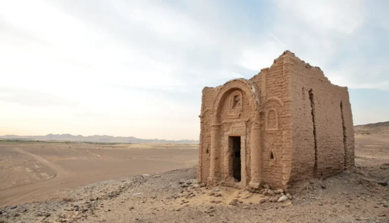 Unlock-the-Secrets-of-Kharga-Oasis