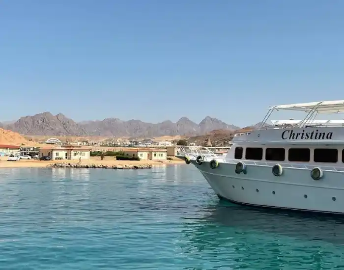 White-Yacht-Moored-In-The-Red-Sea-Near-Tiran-Island-EgyptaTours
