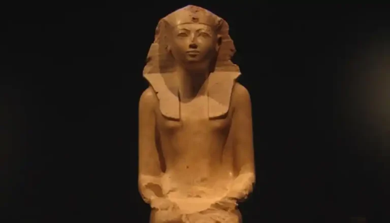 Queen-Hatshepsut-family-Tree-EgyptaTours