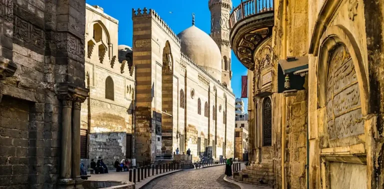 Egyptian-Museum-and-Old-Cairo-Tour-Magical-Day-Tour-EgyptaTours-Featured