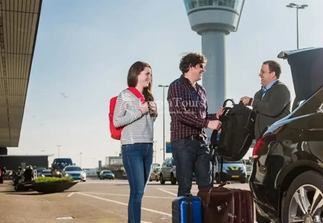 Private-air-conditioned-transfer-vehicle-from-Hurghada-to-Marsa-Alam-by-EgyptaTours