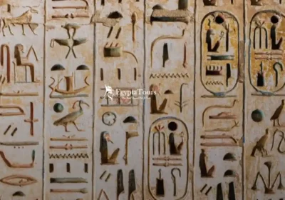 The-Ancient-Egyptian-Language-Featured-Image-EgyptaTours