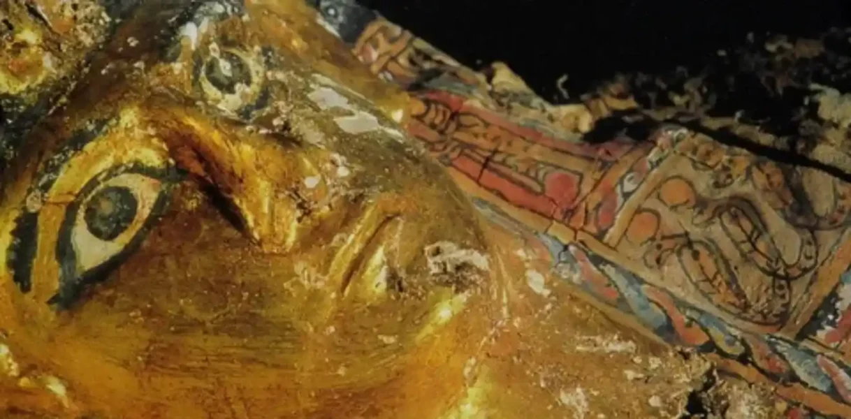 The Valley of the Golden Mummies
