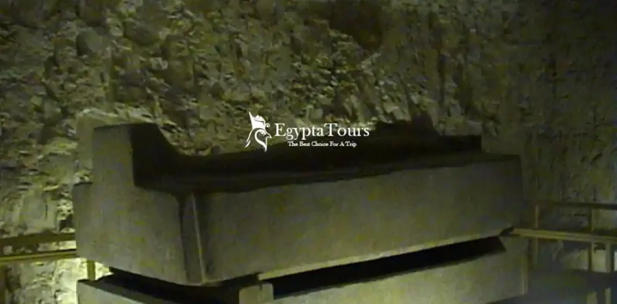 Tombs-and-Burial-Customs-EgyptaTours